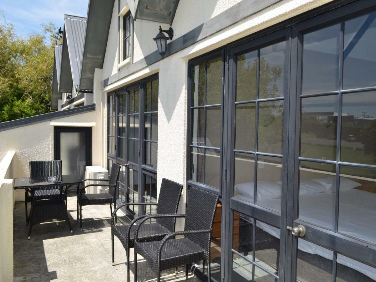 Salty Dog Inn Snells Beach Exterior photo