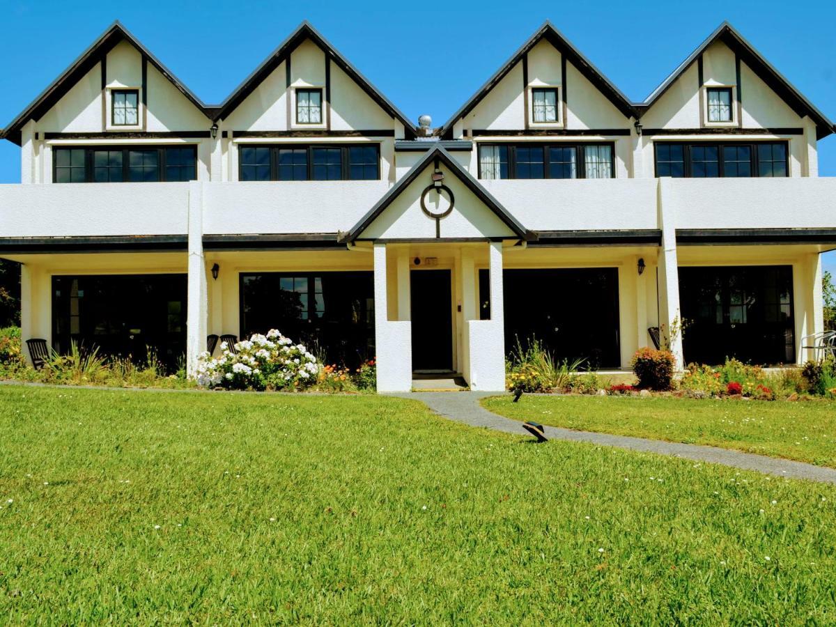 Salty Dog Inn Snells Beach Exterior photo