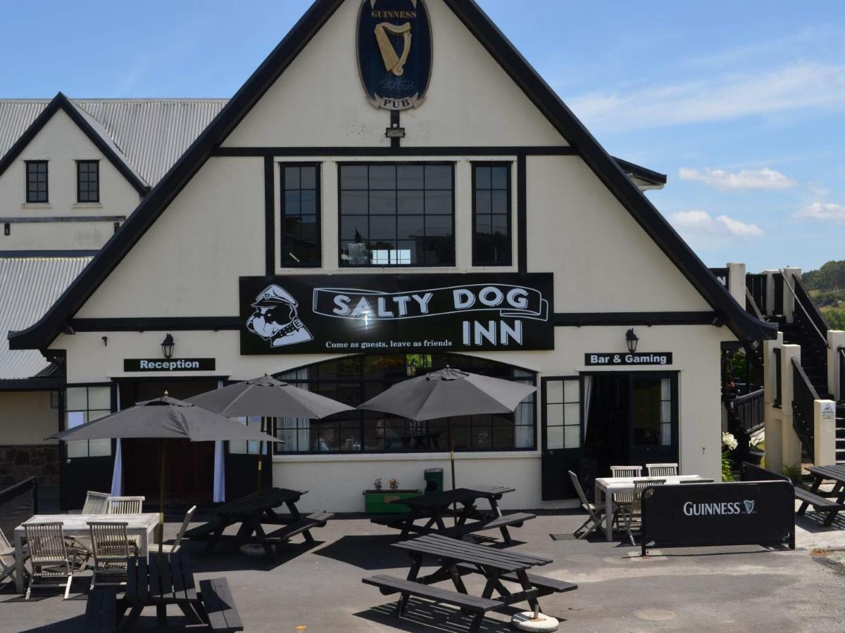 Salty Dog Inn Snells Beach Exterior photo